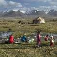 Nomadenlager an einem Bach im Groen Pamir auf 4300 m (Kara Jylga/Tajikistan) [36562-Z-17]